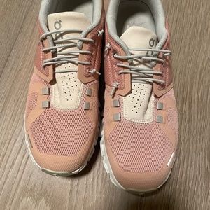 OnCloud 5 Women athletic shoe